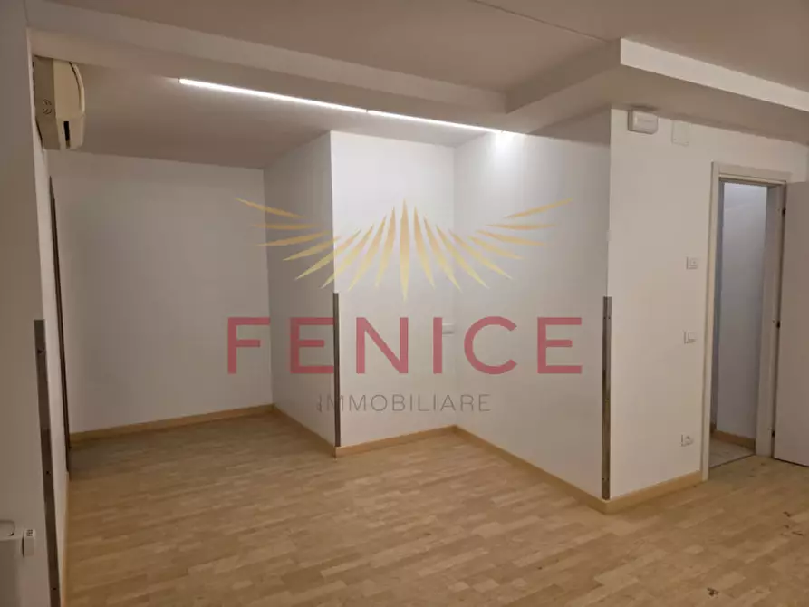 Immagine 22 di Negozio in affitto  in PIAZZA PARIGI 25 a Montebelluna