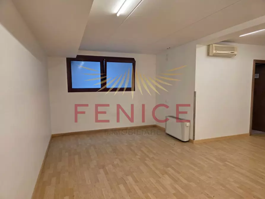 Immagine 23 di Negozio in affitto  in PIAZZA PARIGI 25 a Montebelluna