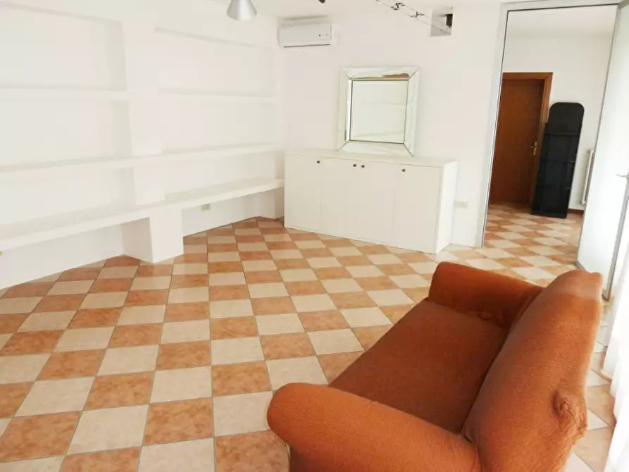 Immagine 1 di Ufficio in affitto  a Vigonza