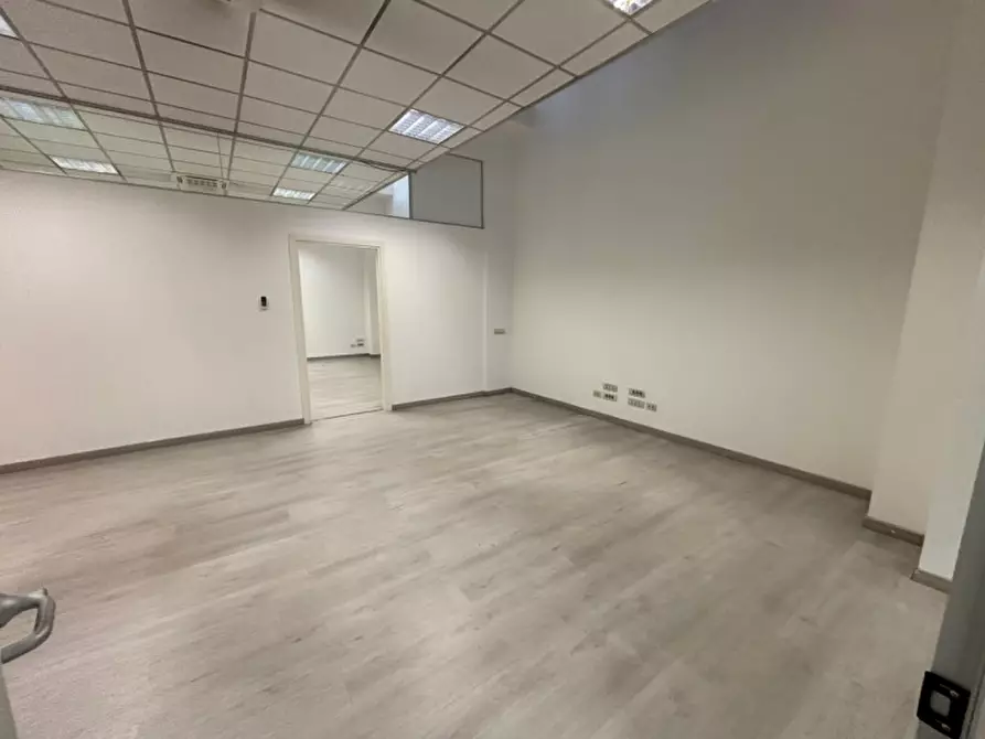 Immagine 11 di Ufficio in affitto  in VIA TOSELLI a Firenze