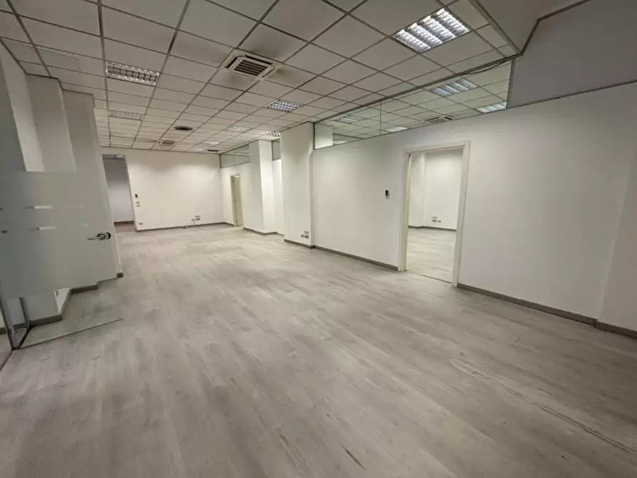 Immagine 14 di Ufficio in affitto  in VIA TOSELLI a Firenze