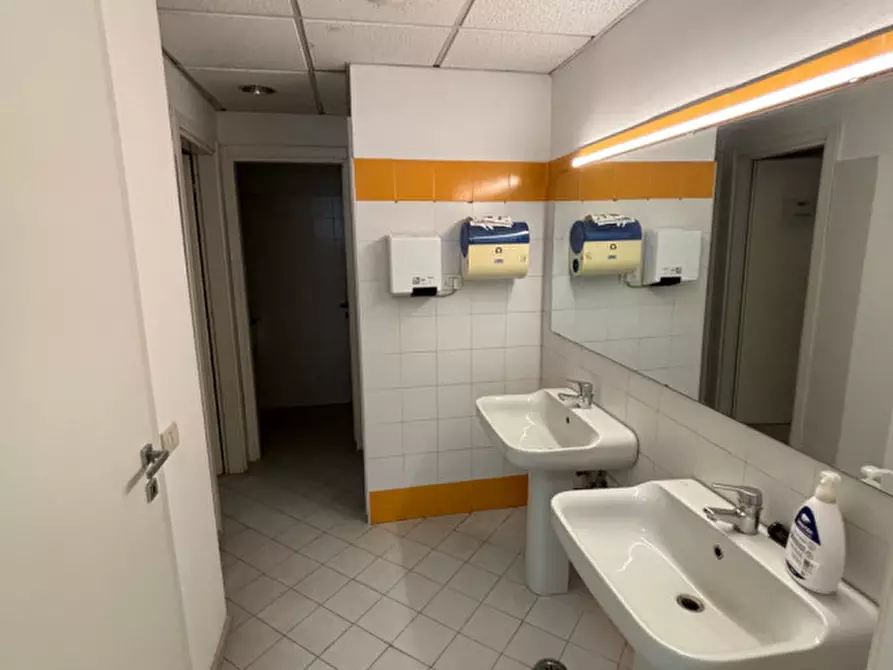 Immagine 27 di Ufficio in affitto  in VIA TOSELLI a Firenze