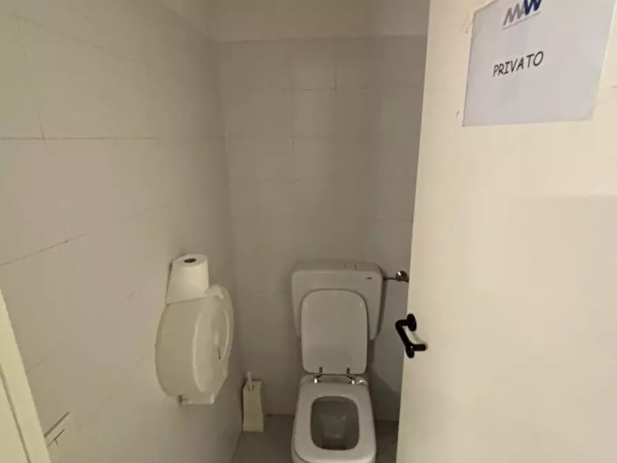 Immagine 28 di Ufficio in affitto  in VIA TOSELLI a Firenze