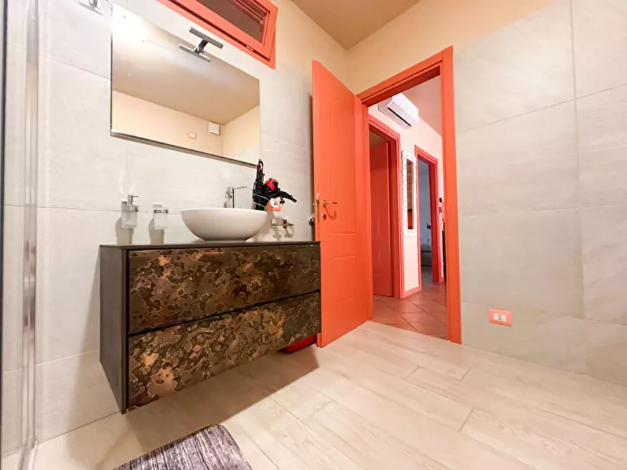 Immagine 21 di Attico in vendita  in via vaccarolo a Desenzano Del Garda