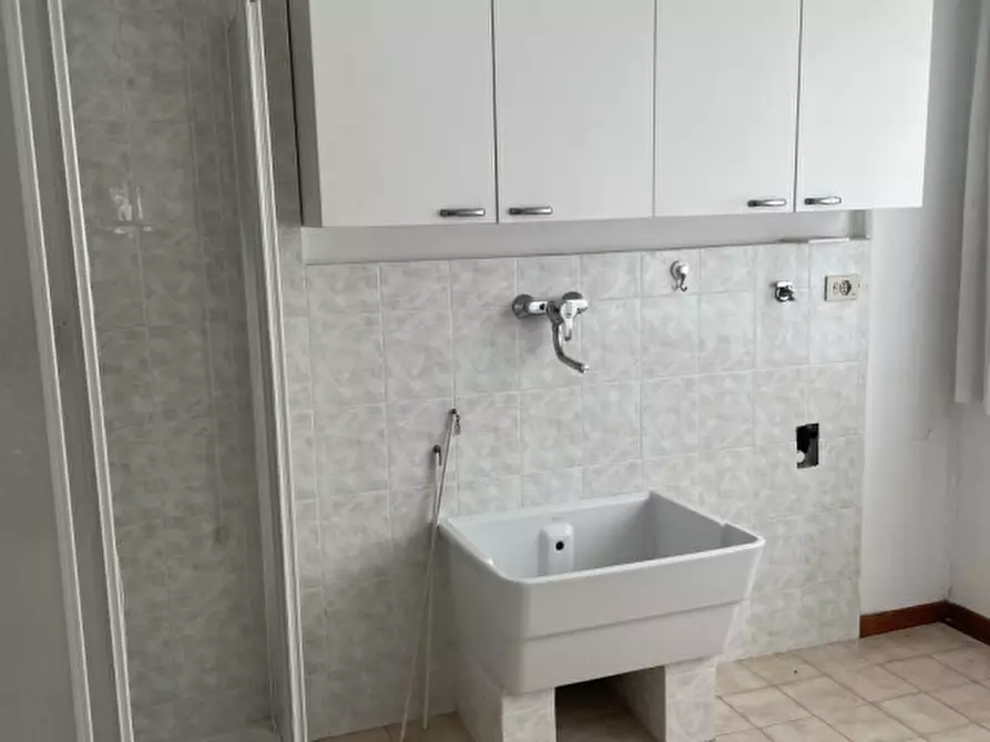 Immagine 10 di Capannone industriale in vendita  in Via Asolana a Pieve Del Grappa