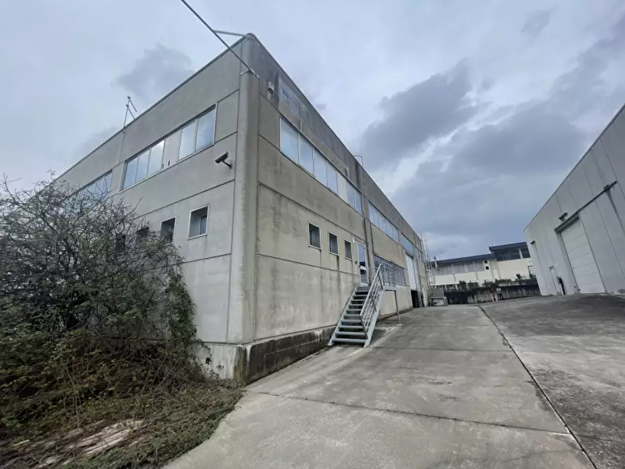 Immagine 37 di Capannone industriale in vendita  in Via Asolana a Pieve Del Grappa