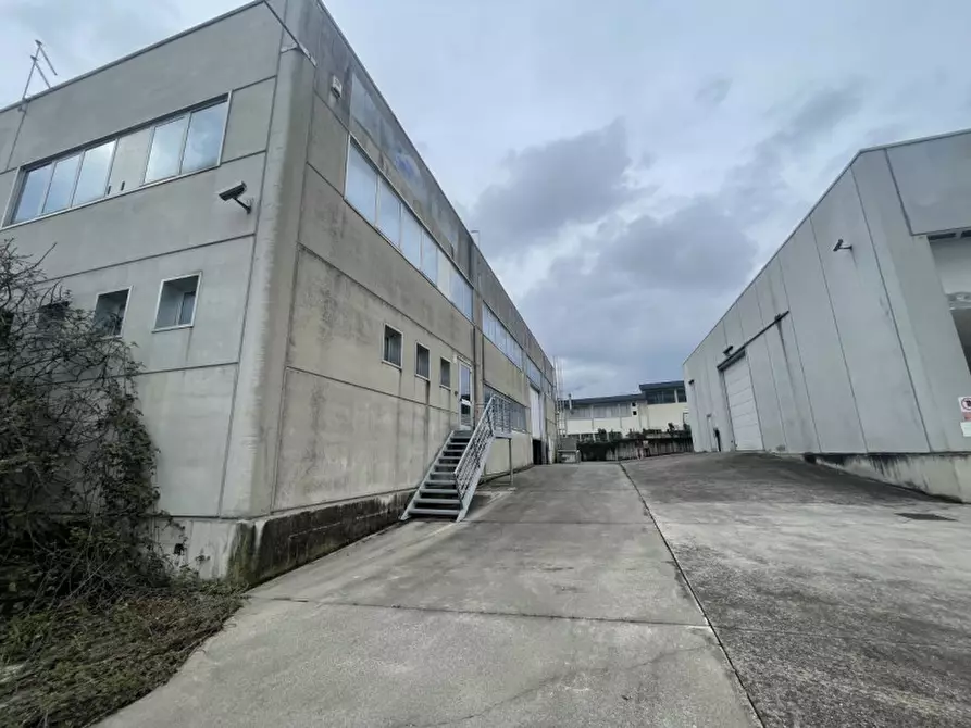 Immagine 38 di Capannone industriale in vendita  in Via Asolana a Pieve Del Grappa