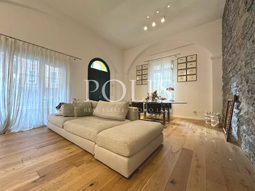 Immagine 1 di Appartamento in vendita  a Como