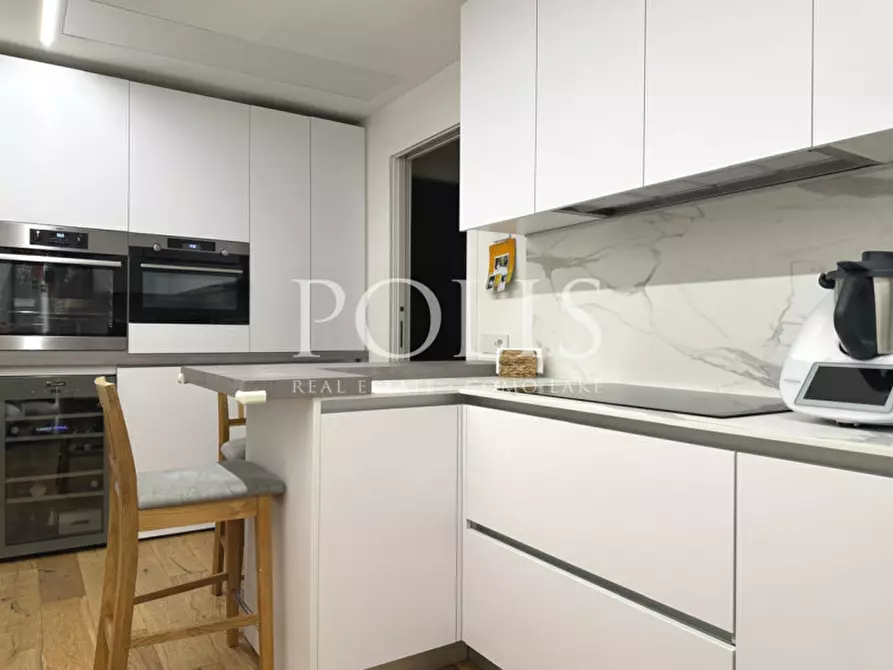 Immagine 13 di Appartamento in vendita  a Como