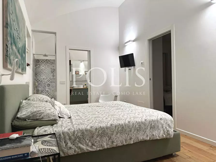 Immagine 17 di Appartamento in vendita  a Como