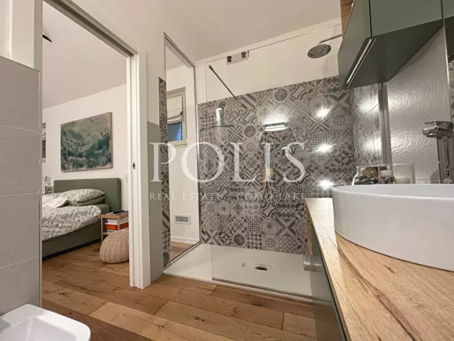 Immagine 22 di Appartamento in vendita  a Como