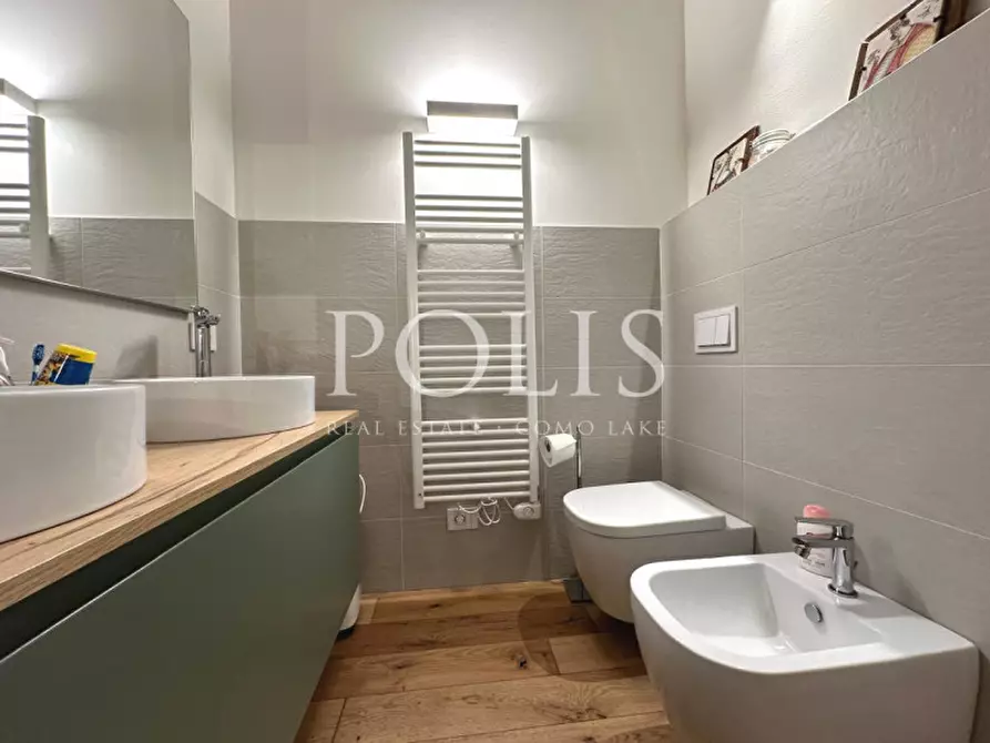 Immagine 23 di Appartamento in vendita  a Como