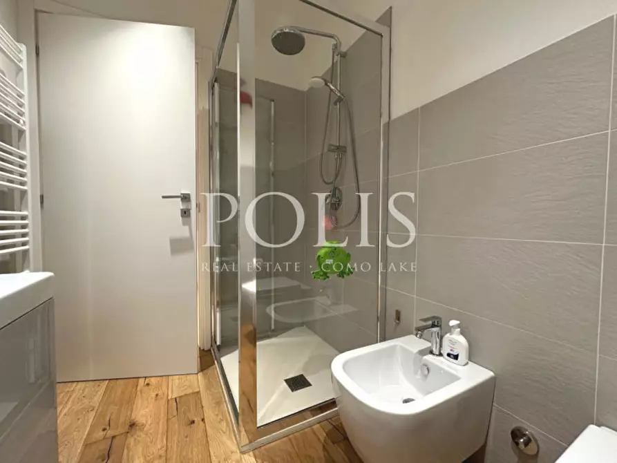 Immagine 27 di Appartamento in vendita  a Como