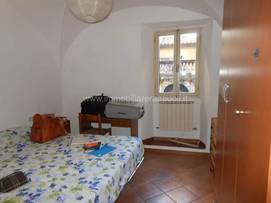 Immagine 5 di Appartamento in vendita  a Siena