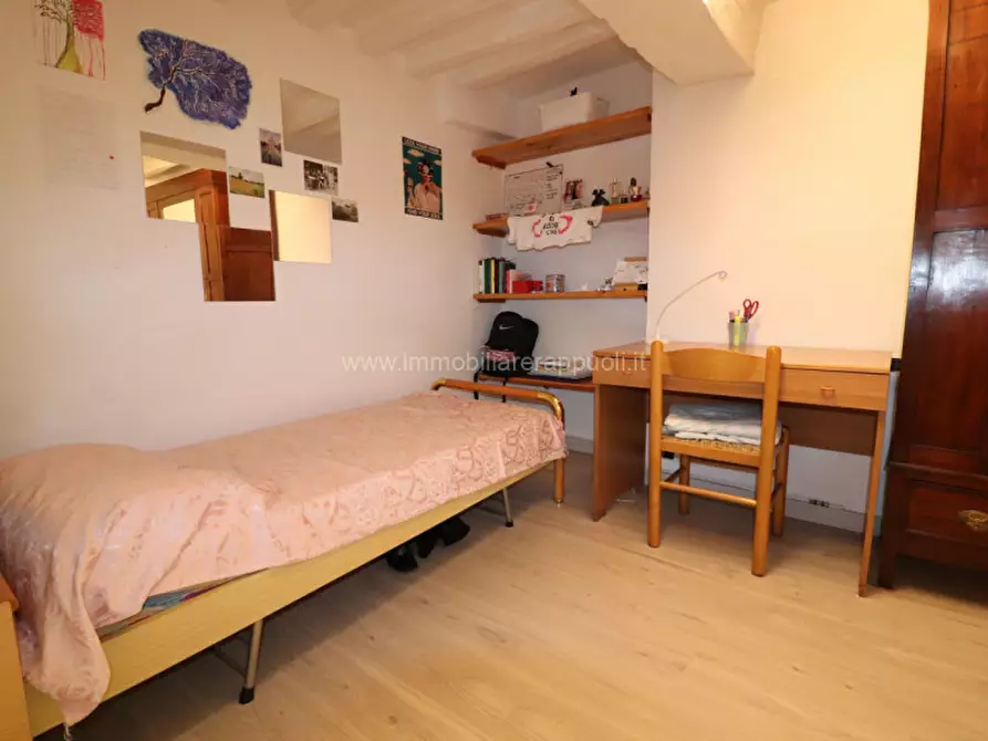 Immagine 8 di Appartamento in vendita  a Siena