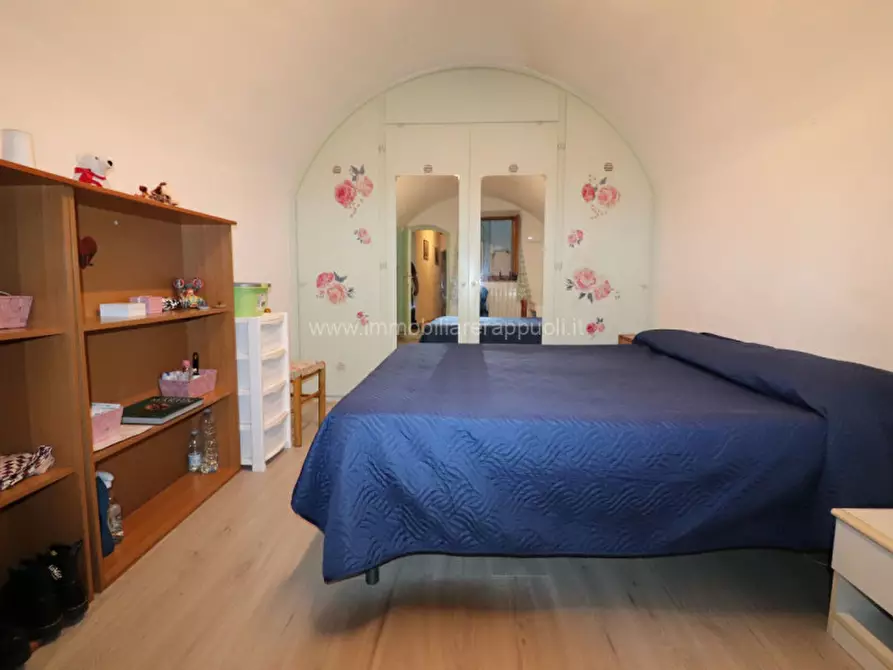 Immagine 9 di Appartamento in vendita  a Siena