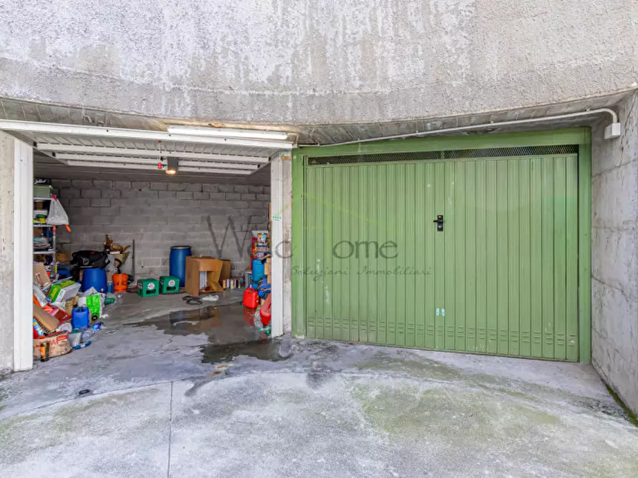 Immagine 2 di Garage in vendita  in Via Palestro a Como