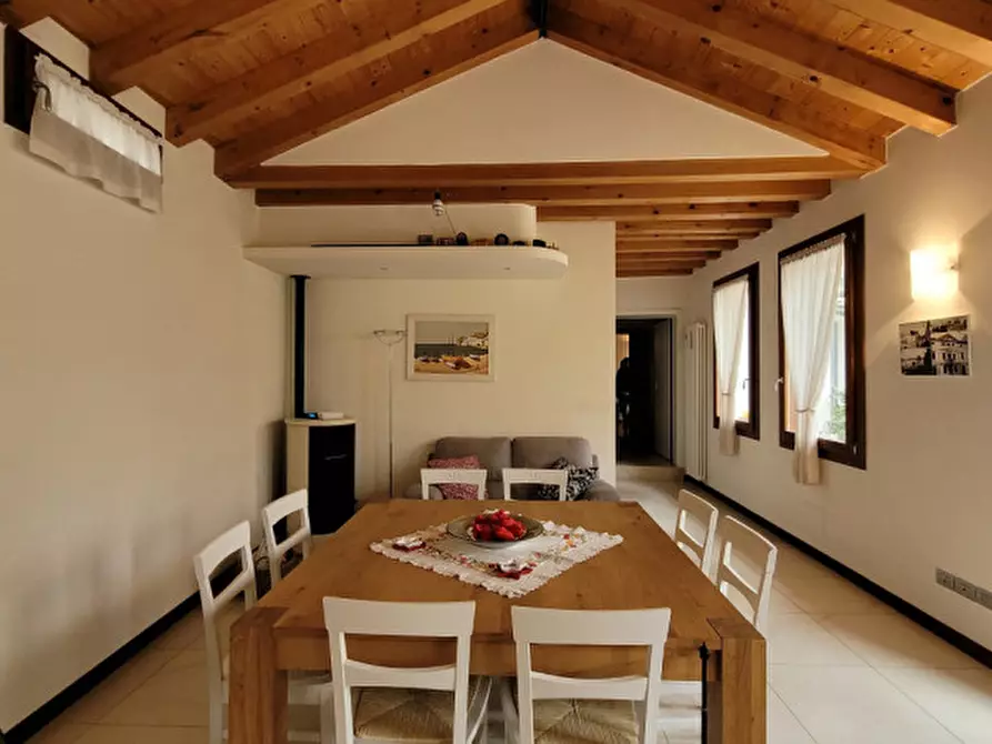 Immagine 7 di Appartamento in vendita  in piazza giovanni 23° cornuda 8 a Cornuda