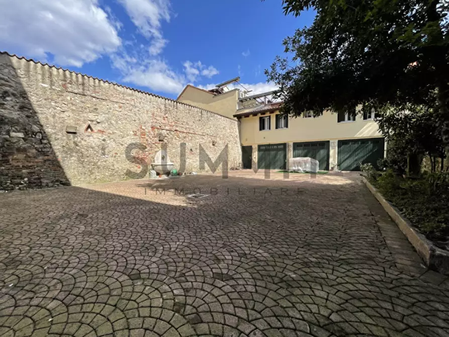 Immagine 7 di Palazzo in vendita  in Via Arnaldo Fusinato a Schio