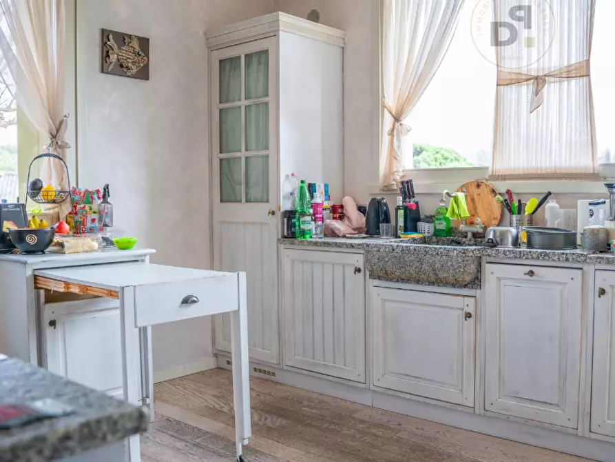 Immagine 3 di Villa in vendita  a Manerba Del Garda