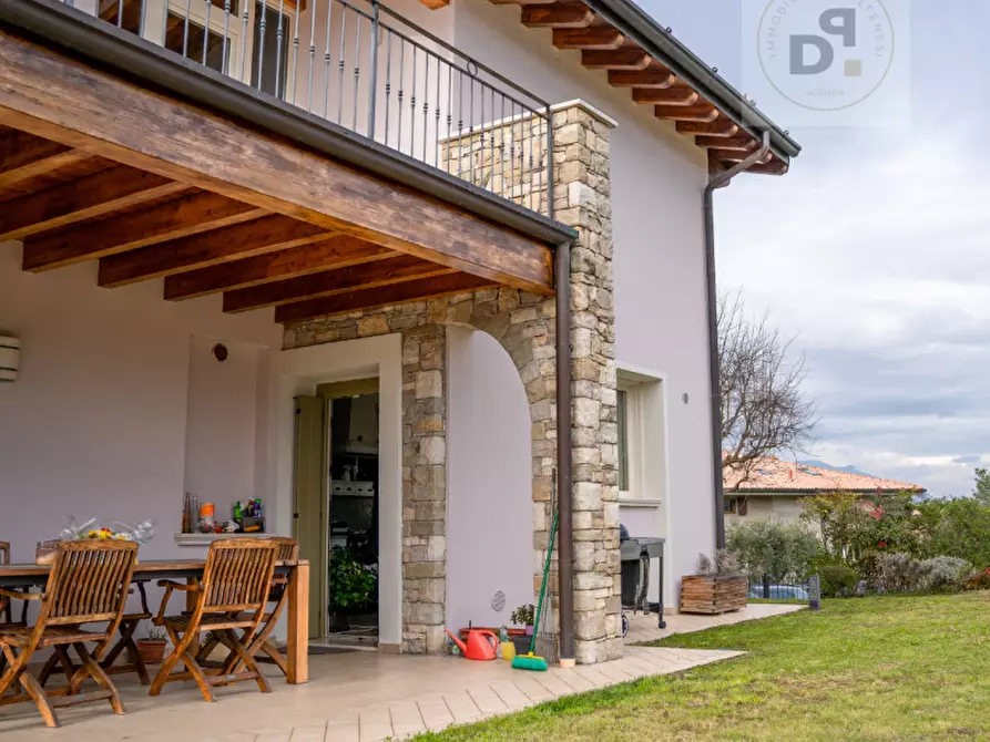 Immagine 3 di Villa in vendita  a Manerba Del Garda
