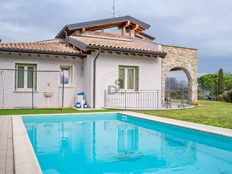Immagine 4 di Villa in vendita  a Manerba Del Garda