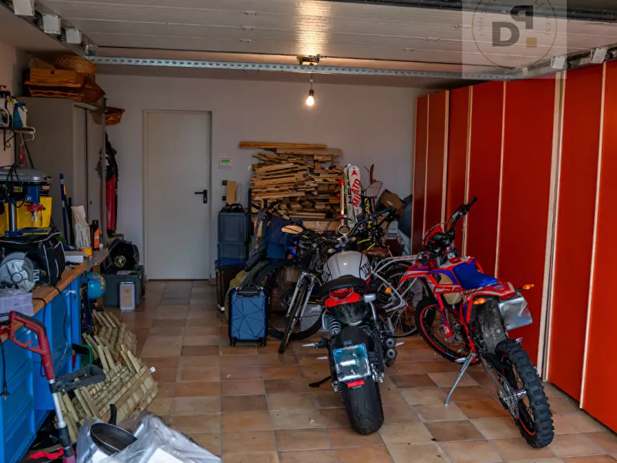 Immagine 12 di Villa in vendita  a Manerba Del Garda