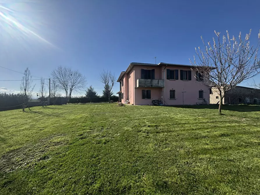 Immagine 2 di Villa in vendita  in Strada per Fontanellato,23 a San Secondo Parmense