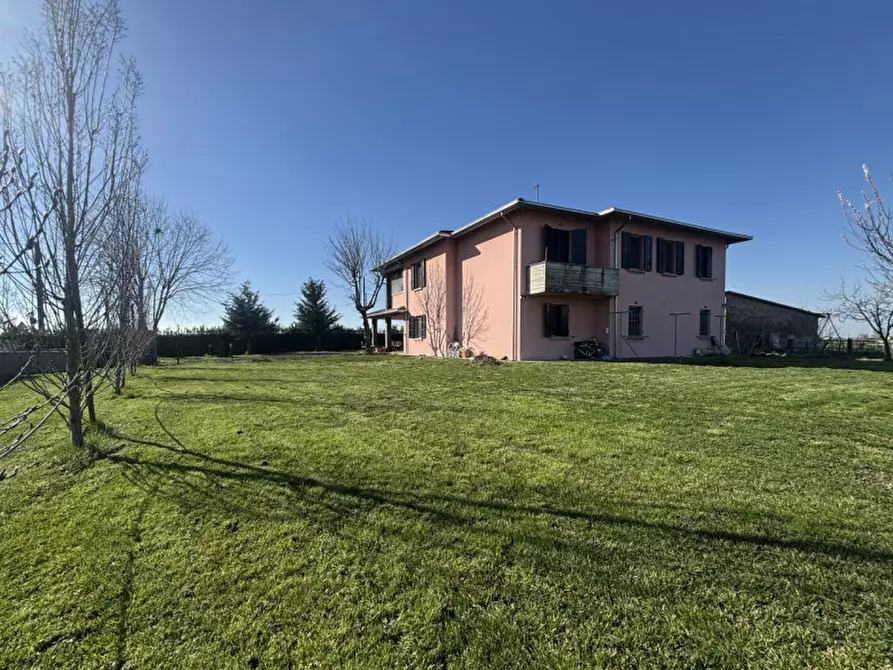 Immagine 35 di Villa in vendita  in Strada per Fontanellato,23 a San Secondo Parmense