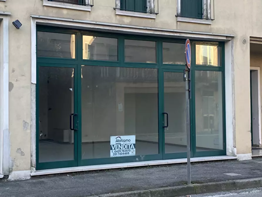 Immagine 1 di Negozio in vendita  in Via Costa Calcinara 10 a Monselice