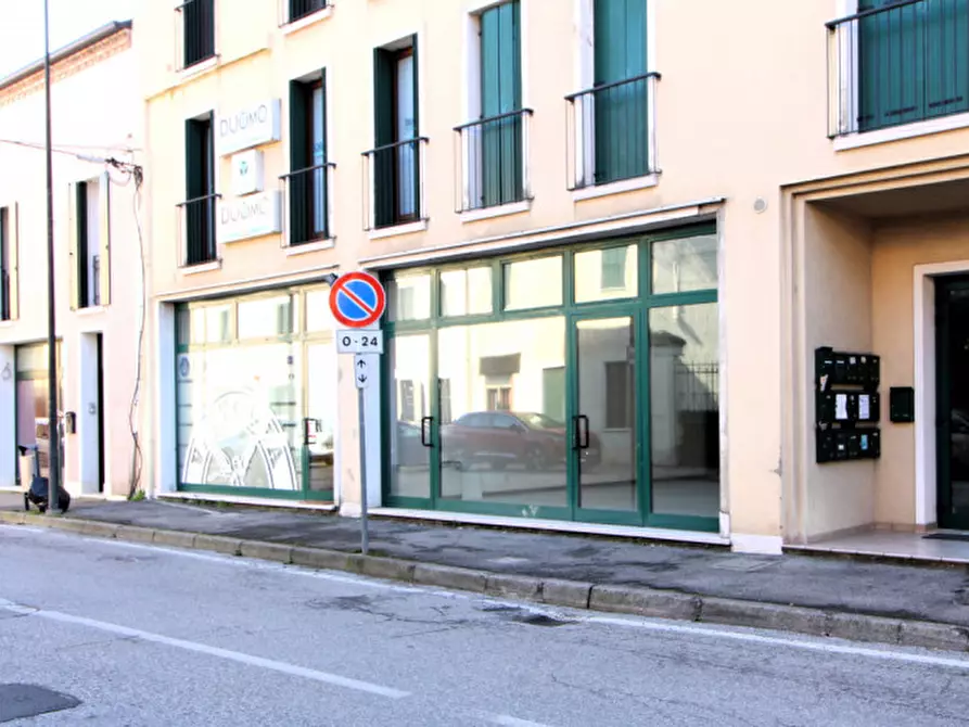 Immagine 1 di Negozio in vendita  in Via Costa Calcinara 10 a Monselice