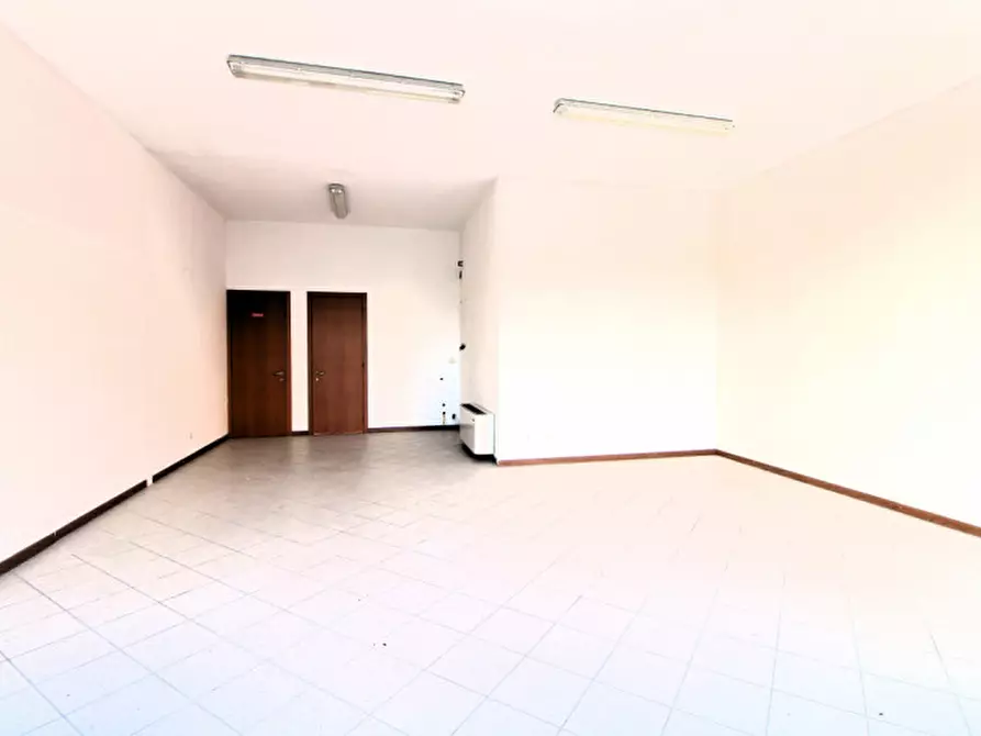 Immagine 5 di Negozio in vendita  in Via Costa Calcinara 10 a Monselice