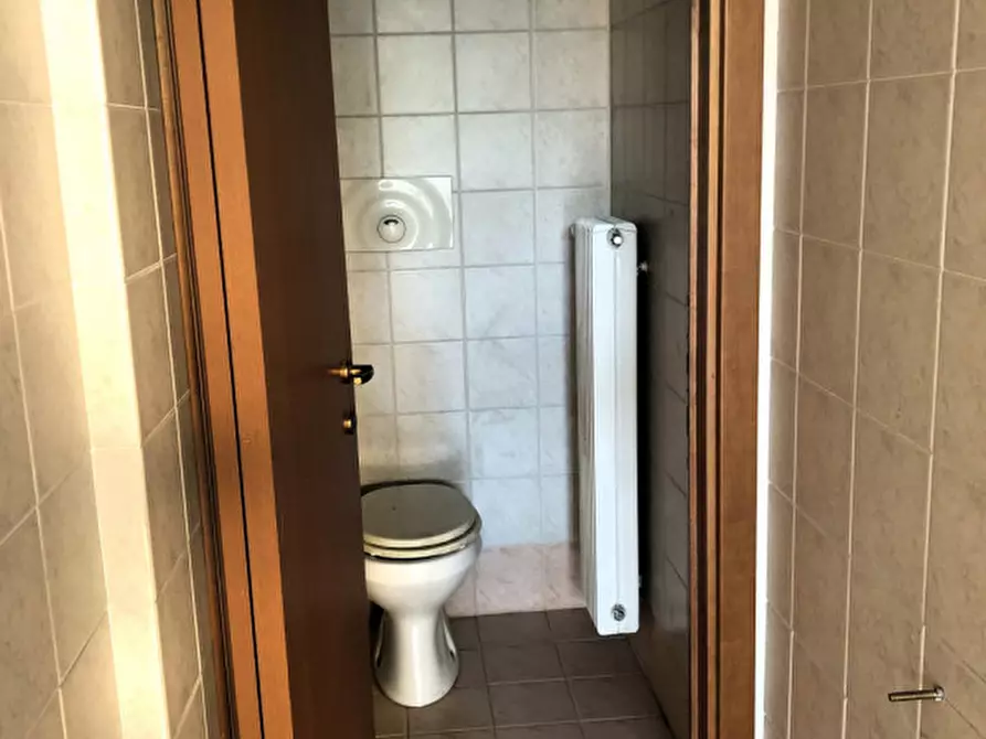 Immagine 9 di Negozio in vendita  in Via Costa Calcinara 10 a Monselice