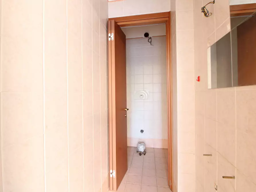 Immagine 10 di Negozio in vendita  in Via Costa Calcinara 10 a Monselice