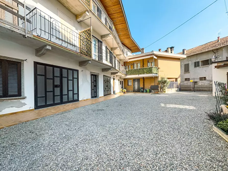 Immagine 29 di Villetta a schiera in vendita  in via Torino 6 a Briga Novarese