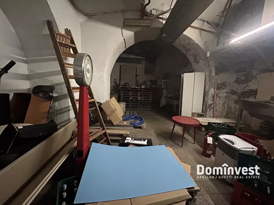 Immagine 12 di Negozio in affitto  in Via po a Roma