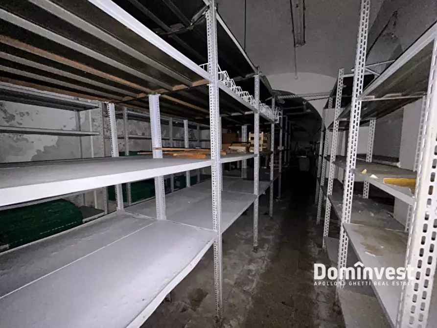 Immagine 15 di Negozio in affitto  in Via po a Roma