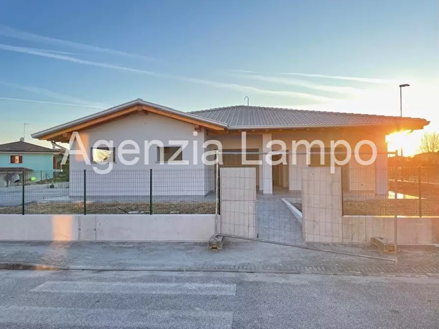 Immagine 5 di Casa indipendente in vendita  a Azzano Decimo