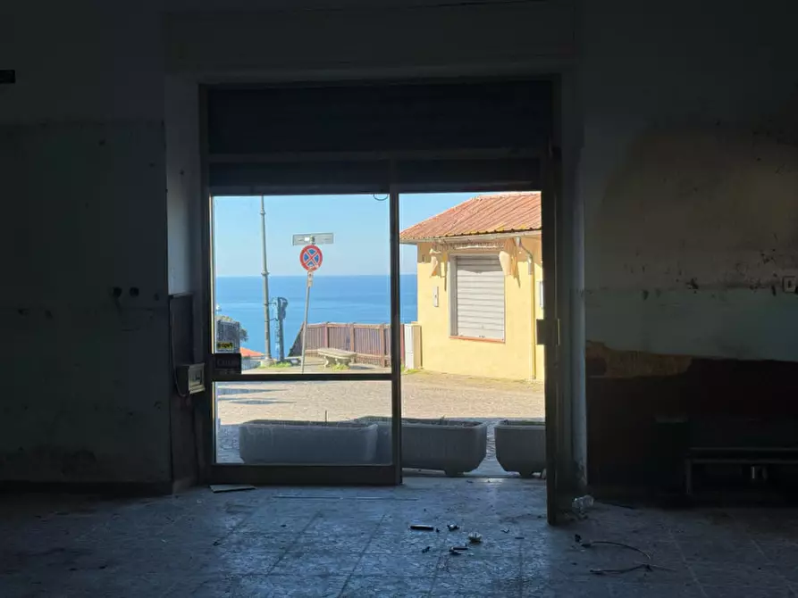 Immagine 8 di Attività commerciale in affitto  in Piazza del Santuario 18 a Livorno