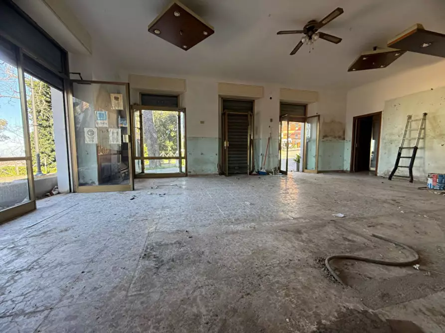 Immagine 12 di Attività commerciale in affitto  in Piazza del Santuario 18 a Livorno