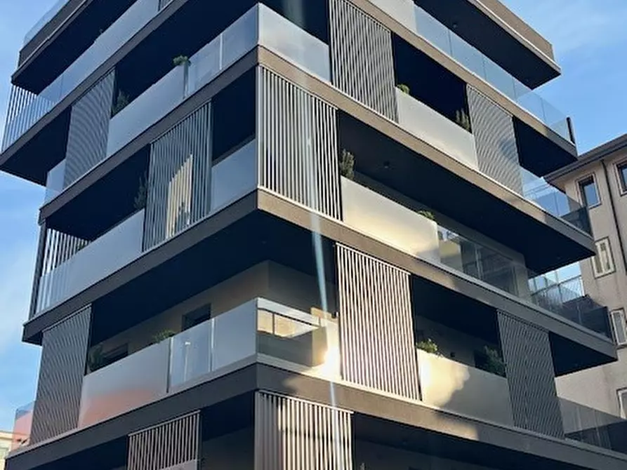 Immagine 1 di Attico in vendita  in Viale Giuseppe Garibaldi a Venezia