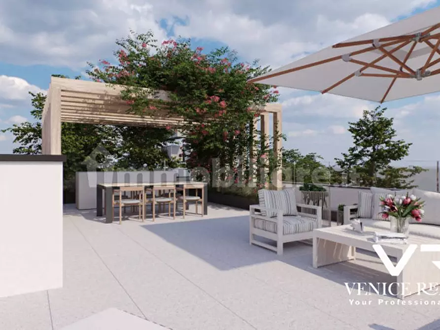 Immagine 1 di Attico in vendita  in Viale Giuseppe Garibaldi a Venezia