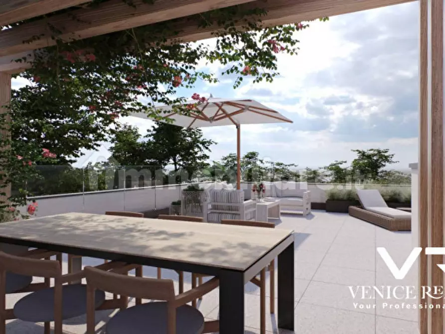 Immagine 3 di Attico in vendita  in Viale Giuseppe Garibaldi a Venezia