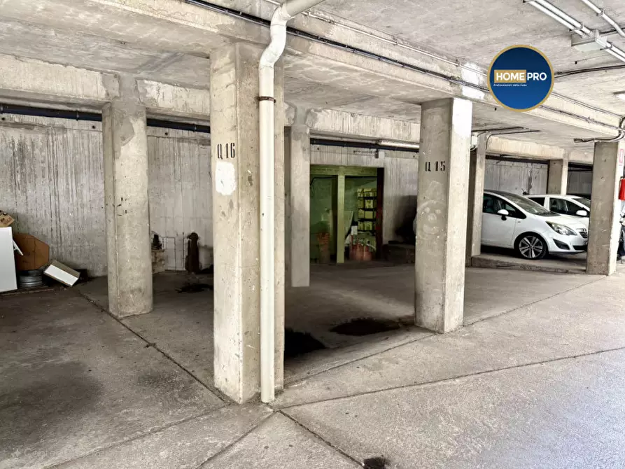 Immagine 30 di Appartamento in vendita  in Via Giovanni Guareschi a Roma