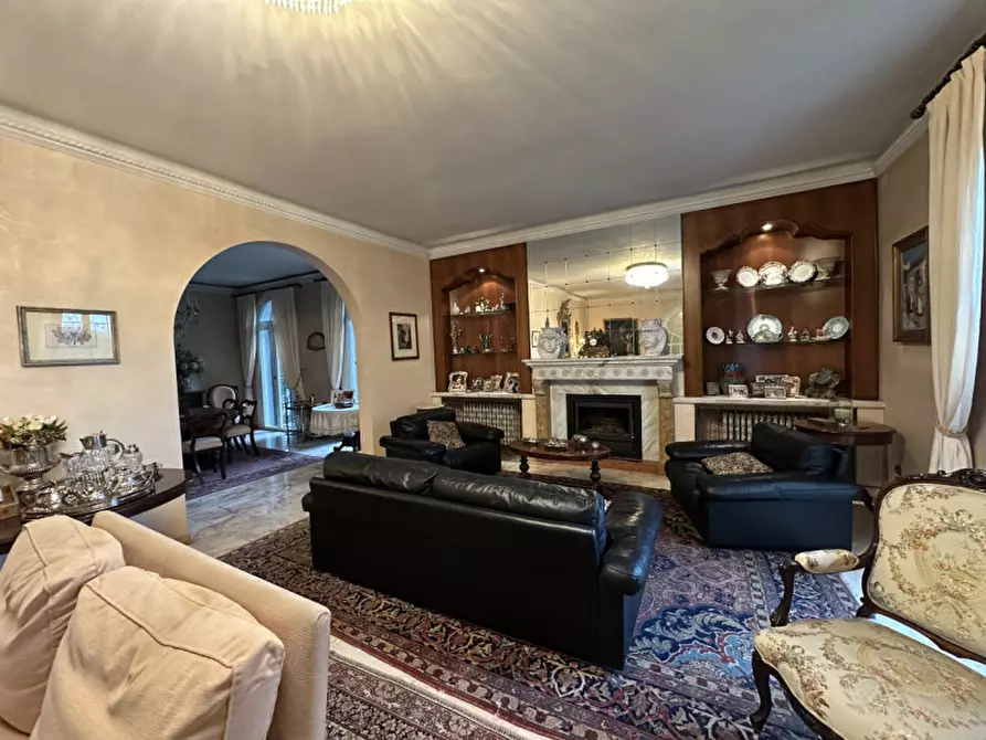 Immagine 2 di Villa in vendita  a Padova