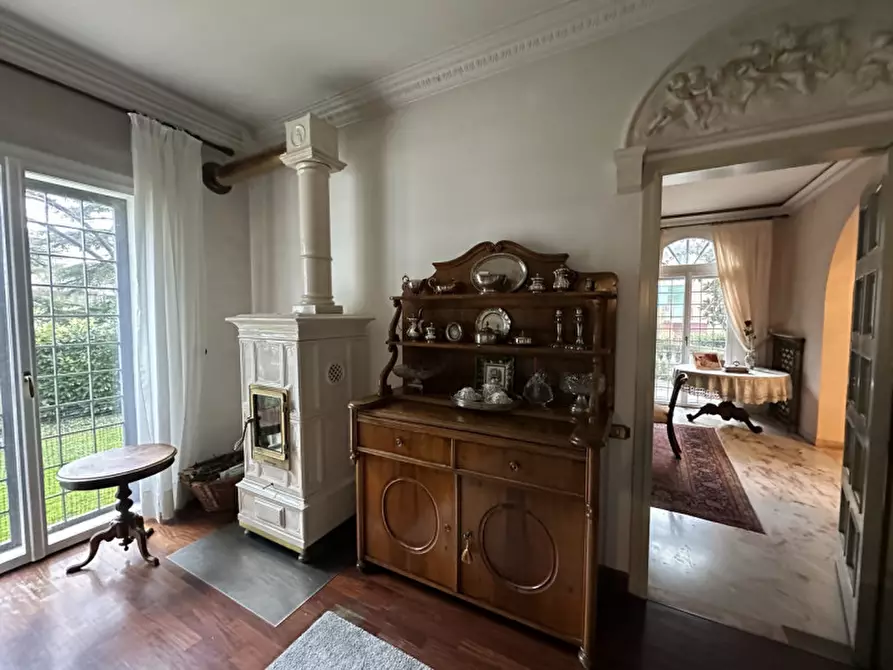 Immagine 4 di Villa in vendita  a Padova