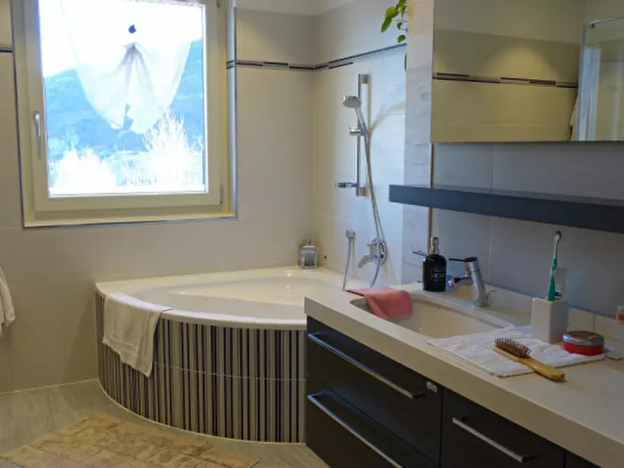 Immagine 17 di Villa in vendita  in Cavedago a Cavedago