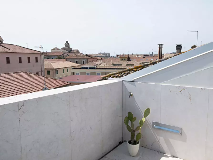 Immagine 12 di Attico in vendita  a Senigallia
