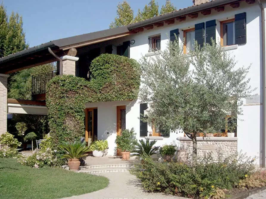 Immagine 1 di Villa in vendita  a Breda Di Piave