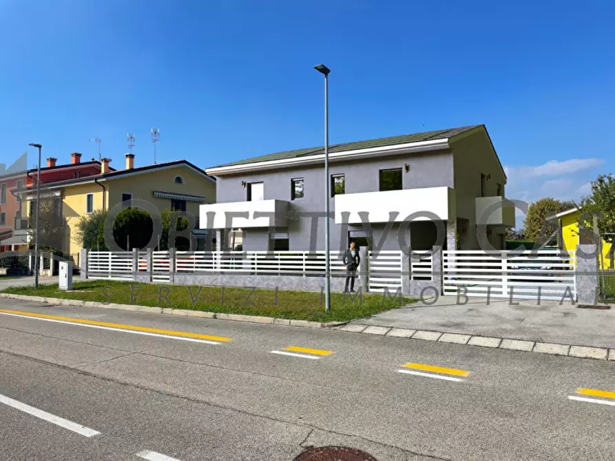 Immagine 4 di Casa bifamiliare in vendita  in Via Gioacchino Rossino a Bovolenta